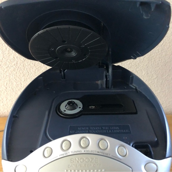 Sony Dream Machine ICF-CD843V AM/FM Weather 4-Band Radio CD Player Alarm WORKS - Picture 7 of 10